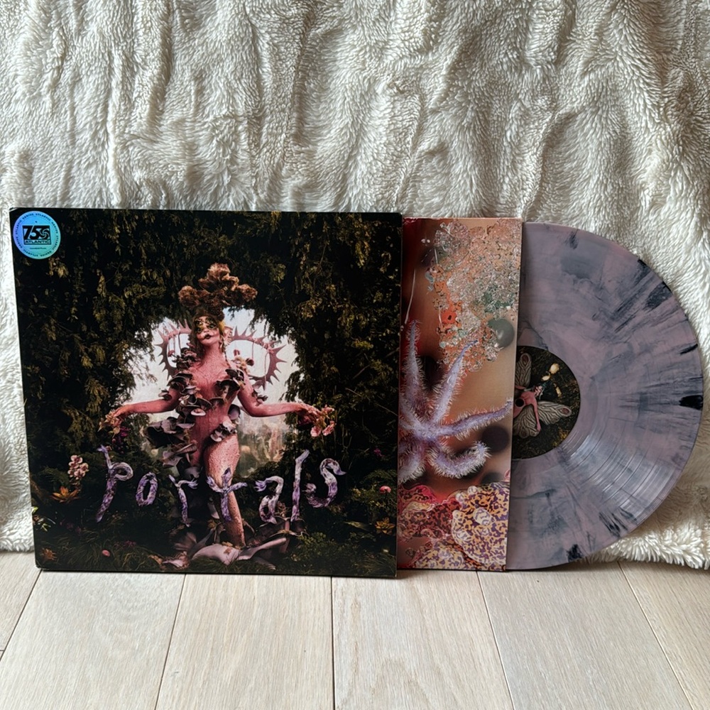 Portals black swirl opening sleeve vinyl
